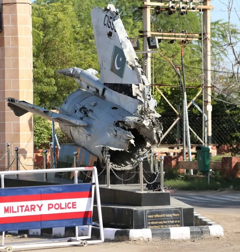 ϷȫףӡȰԼ׸-21кϰ͹죬ǻF-16ս