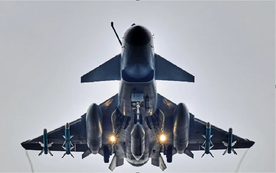 ǿվľӡΪSu-30MKI䱸R-37MΪJ-10CEȡPL-17