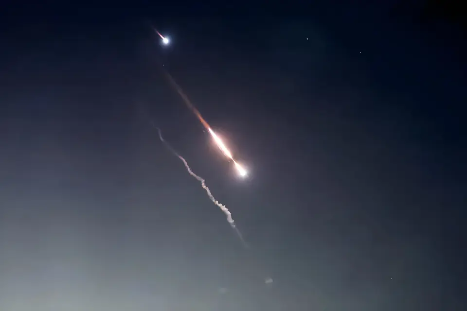 ʵϮɫУԸ˼̨ӿ