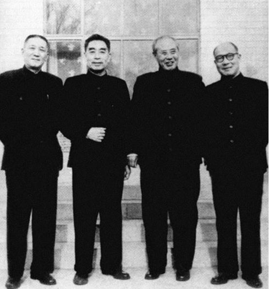 1949֪꣬ǮܶǸֲ6000Ԫ